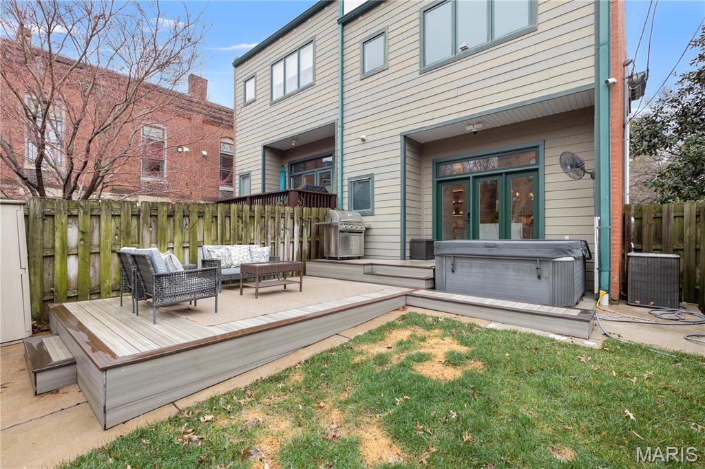 Lafayette Square - Residential