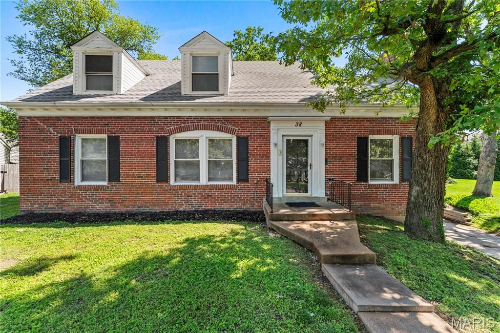 Photo of 38 Chafford Woods, St Louis, MO 63144 (MLS # 26025812)