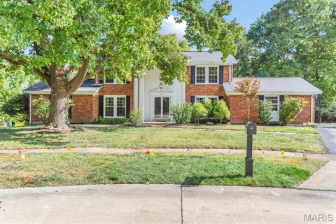 Photo of 216 Trailtop Court, Chesterfield, MO 63017 (MLS # 26065563)