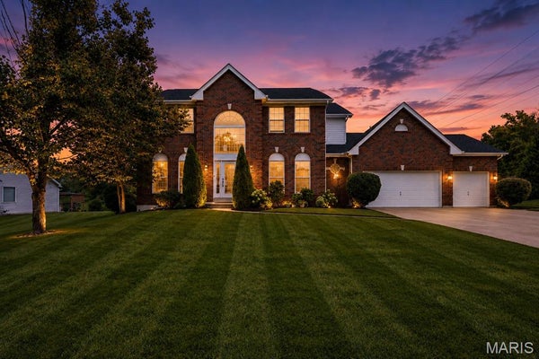 800 DUNBARTON DR, WELDON SPRING, MO 63304 - Image b546b421a190eafb8a1db0c2a4265bc4/840822178