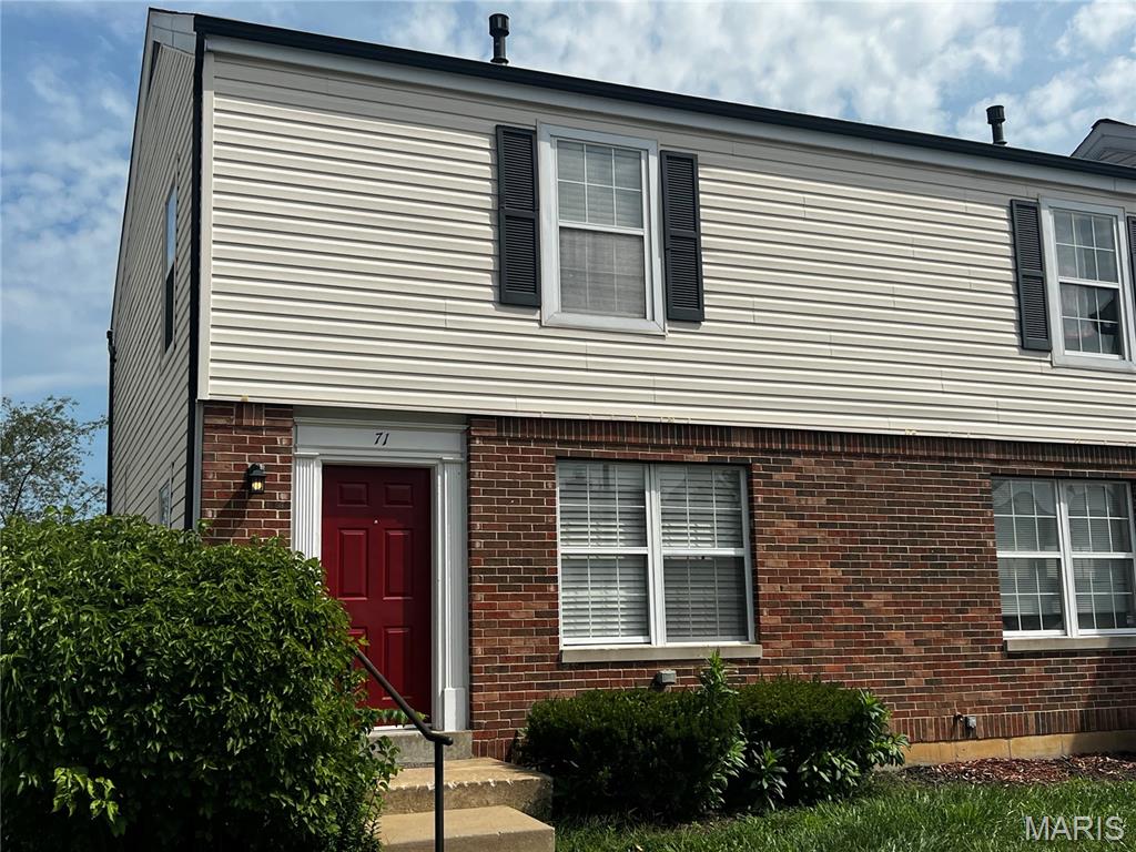 Woodlake Village Condos Ph5-B - Residential