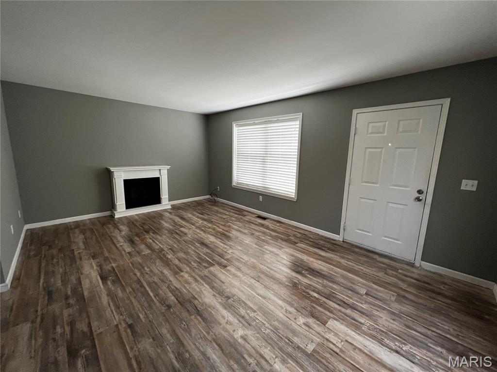 Woodlake Village Condos Ph5-B - Residential