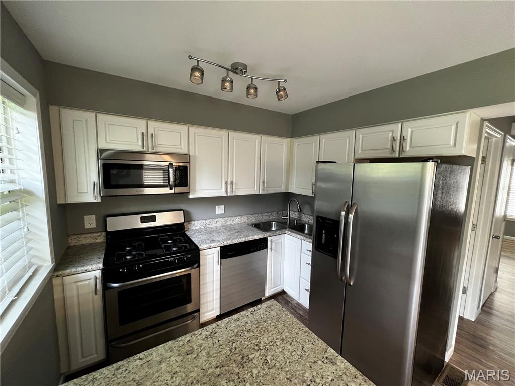 Woodlake Village Condos Ph5-B - Residential
