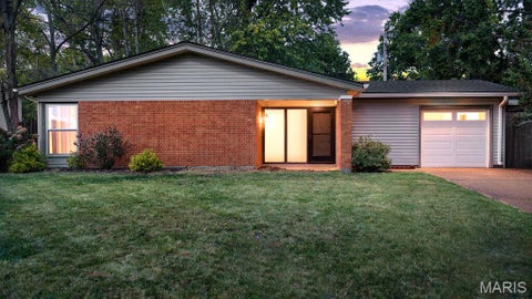 Photo of 701 Chevron Drive, St Louis, MO 63125 (MLS # 26068518)