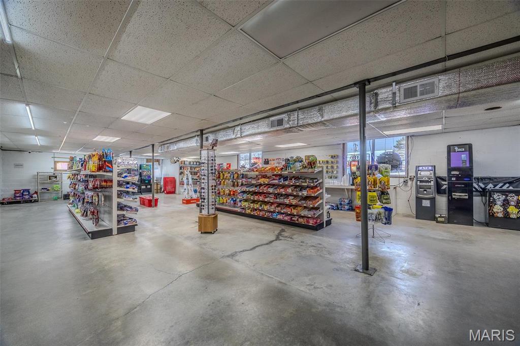 LEBANON - Commercial Sale