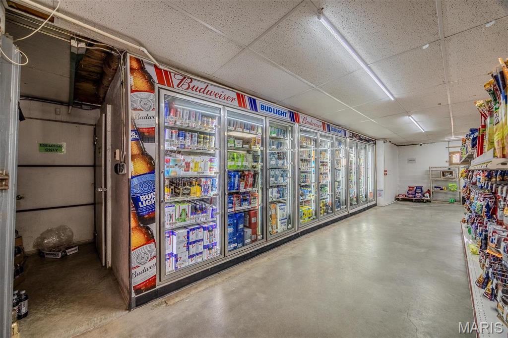 LEBANON - Commercial Sale