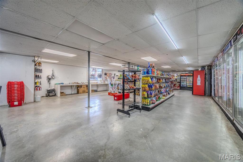 LEBANON - Commercial Sale