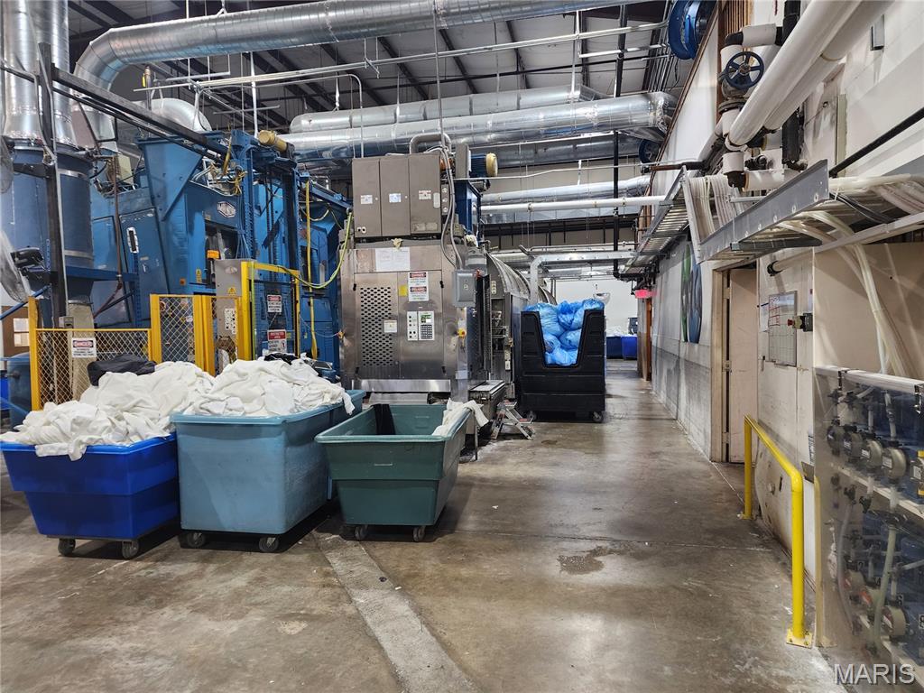 LAKES AREA INDUSTRIAL PARK - Commercial Sale