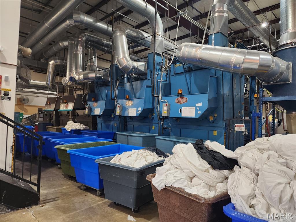 LAKES AREA INDUSTRIAL PARK - Commercial Sale