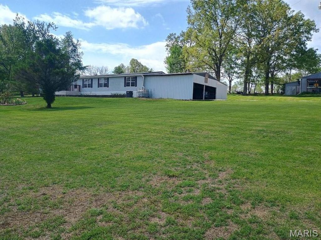 Photo of 46 Private Road 160-190 Rd, Alton, MO 65606 (MLS # 26025948)