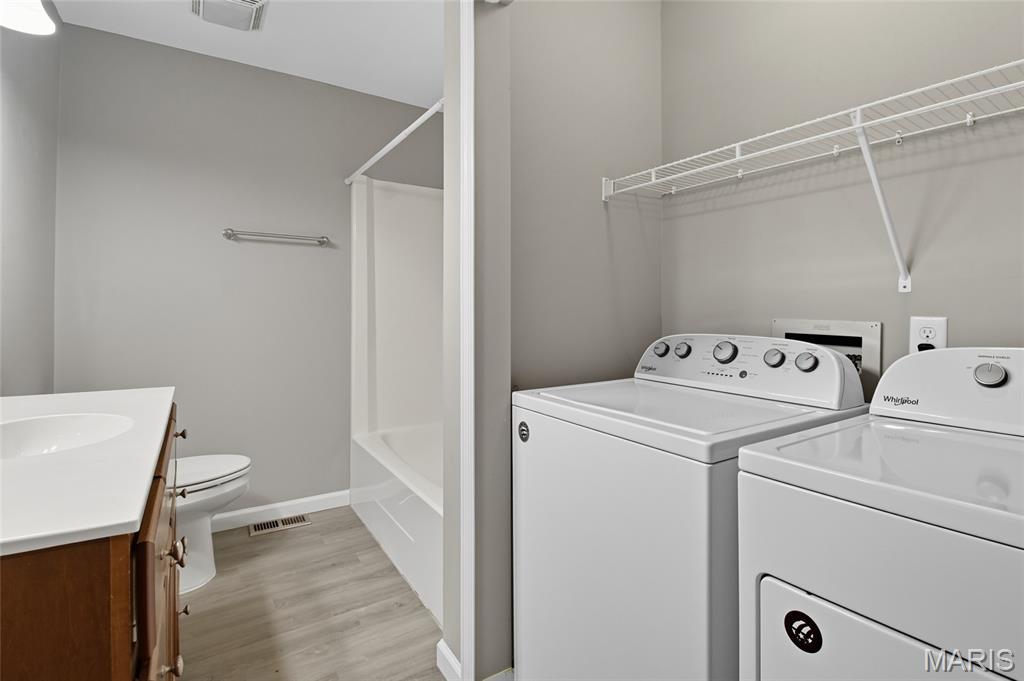 Barnhart, Missouri 63012, United States, 3 Bedrooms Bedrooms, ,1 BathroomBathrooms,Residential,Pending,221828