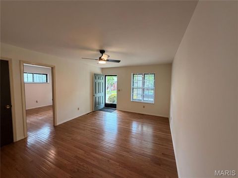 Tiny photo for 5404 Quincy Street, St Louis, MO 63109 (MLS # 26026756)
