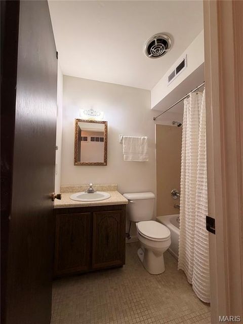 Tiny photo for 5404 Quincy Street, St Louis, MO 63109 (MLS # 26026756)
