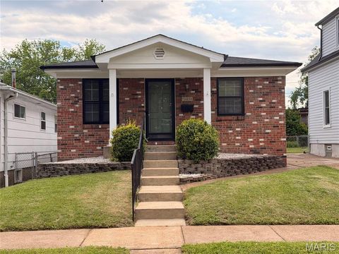 Photo of 5404 Quincy Street, St Louis, MO 63109 (MLS # 26026756)