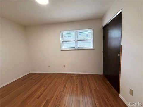 Tiny photo for 5404 Quincy Street, St Louis, MO 63109 (MLS # 26026756)