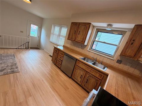 Tiny photo for 5404 Quincy Street, St Louis, MO 63109 (MLS # 26026756)