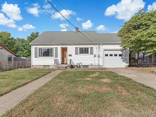 309 N MOORE ST, WATERLOO, IL 62298 - Image b631a9c5c7f2de649f95ca64d4bd44d5/1878659270