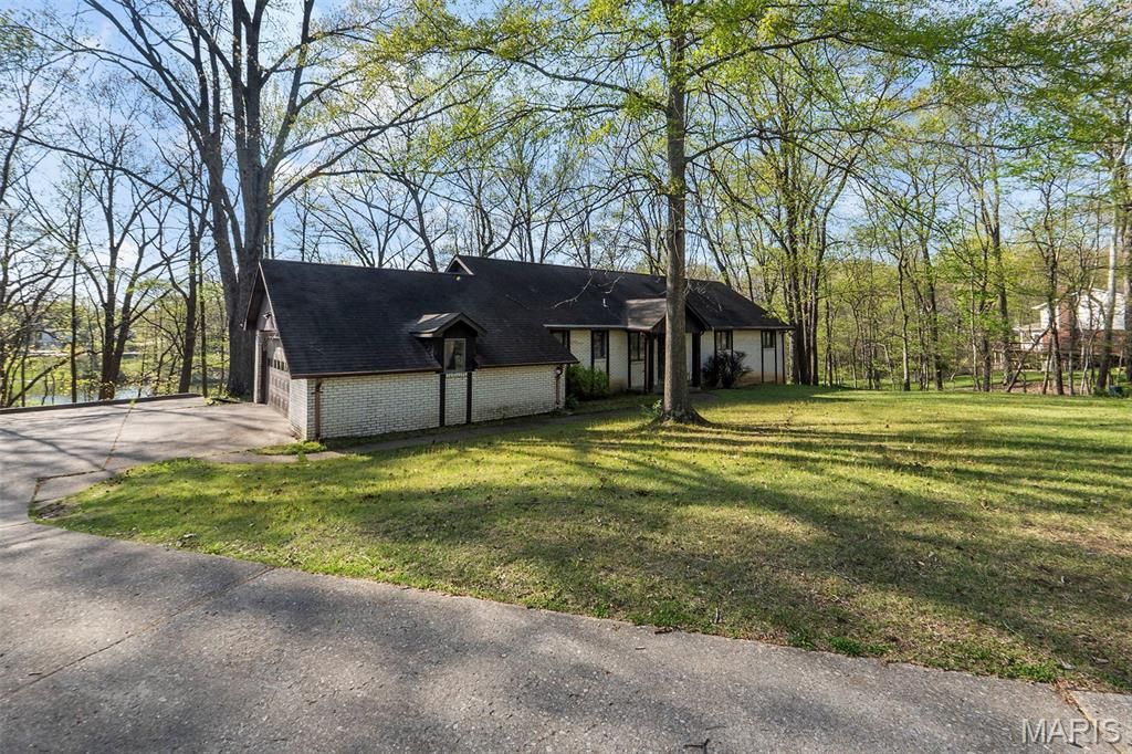 Photo of 3231 Lakewood Drive, Cape Girardeau, MO 63701 (MLS # 26021484)