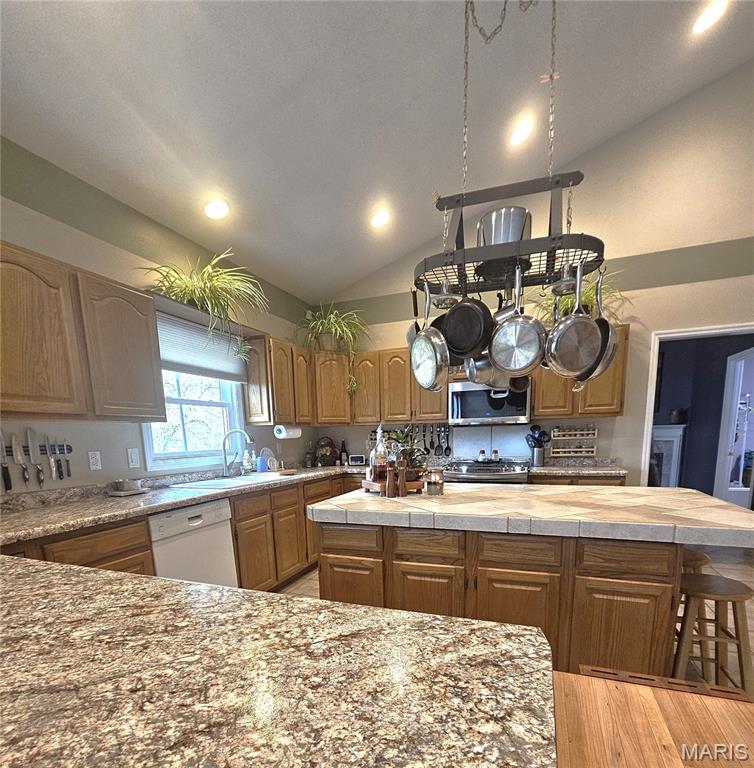 Pearl Ridge Estate Mittler Ac - Residential