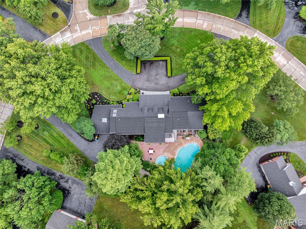13527 Royal Glen Drive