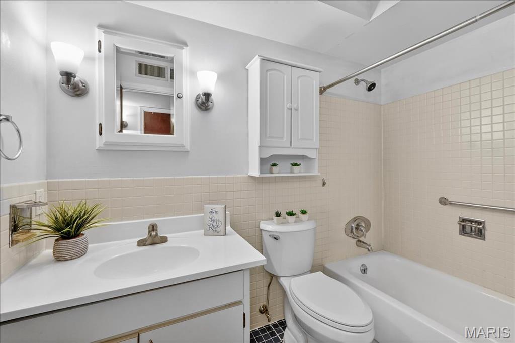 The Kirkshire Condo - Residential Lease