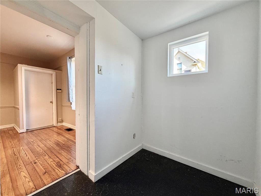 GREENWOOD - Commercial Lease