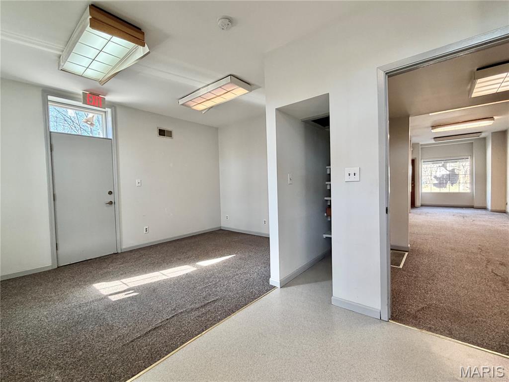 GREENWOOD - Commercial Lease