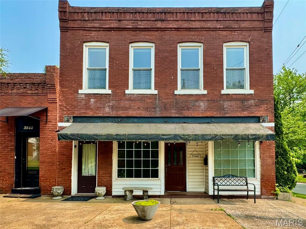 GREENWOOD - Commercial Lease