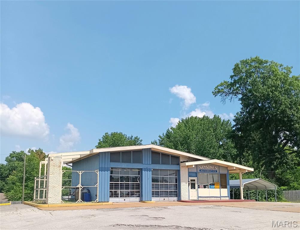 Photo 1 of 19 — 12600 Lusher Road, Florissant, MO 63033