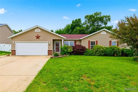 Photo of 1025 Cambden Yard Drive, Warrenton, MO 63383 (MLS # 26030455)