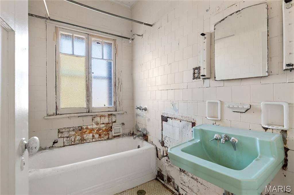 Hi Pointe - Commercial Sale