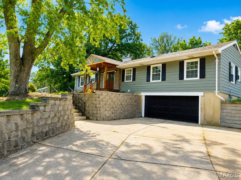 216 Hillsdale Drive