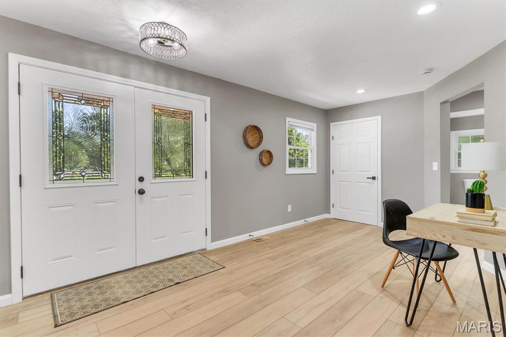 216 Hillsdale Drive