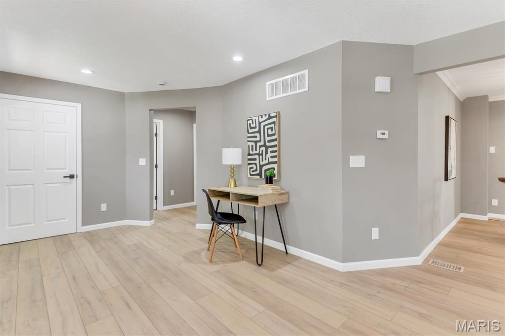216 Hillsdale Drive
