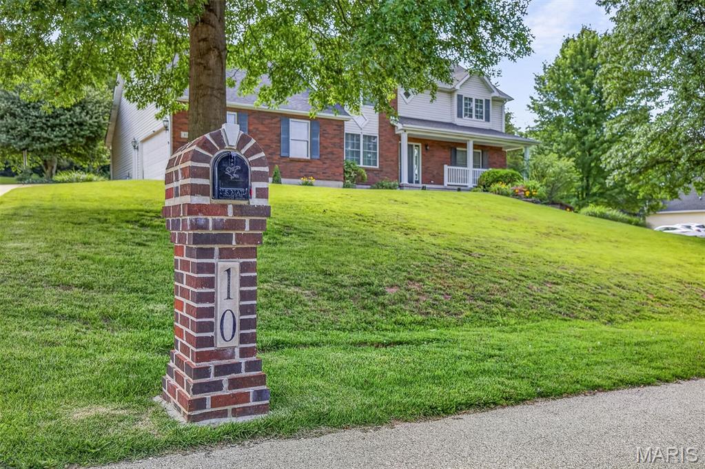10 Crystal Lake Court