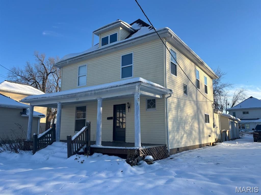 Photo of 312 W Locust Street, Bowling Green, MO 63334 (MLS # 25079918)