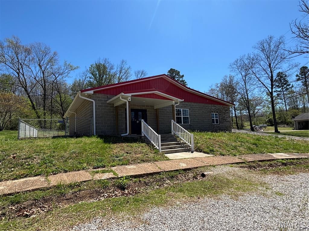 Photo of 112 Pine Street, Greenville, MO 63944 (MLS # 26020353)