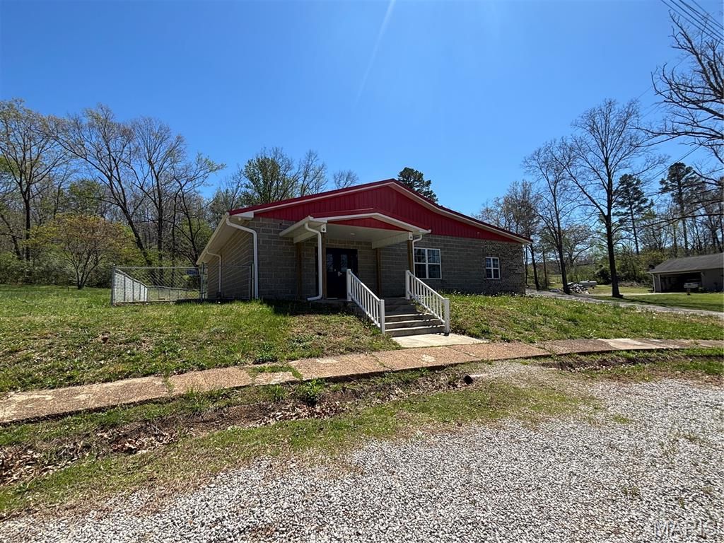 Photo of 112 Pine Street, Greenville, MO 63944 (MLS # 26020353)