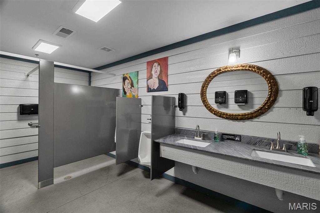 Rohlands Sub - Commercial Sale