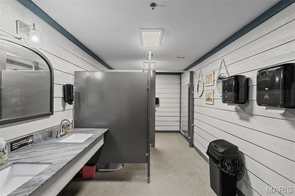 Rohlands Sub - Commercial Sale