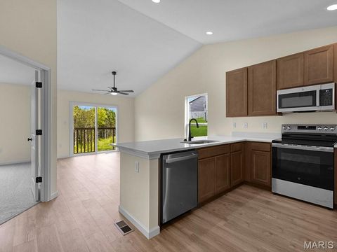 Tiny photo for 1910 Longview Lane, Rolla, MO 65401 (MLS # 26041628)