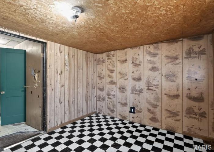 Town/Esther - Residential