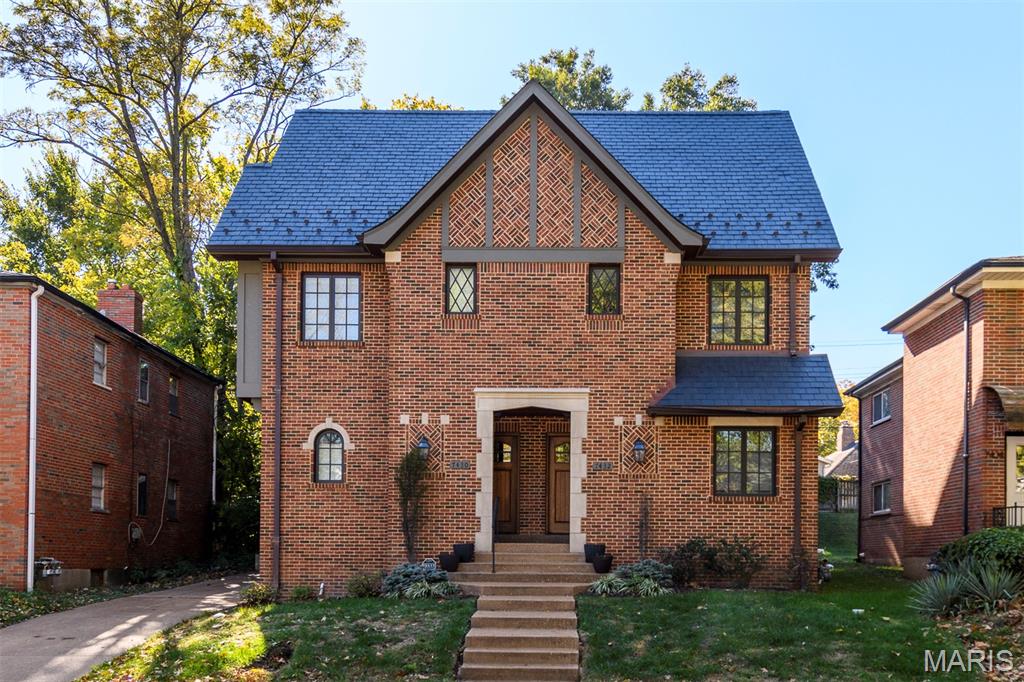 7432 Delmar Boulevard