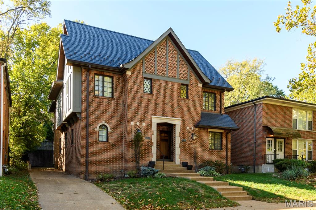 7432 Delmar Boulevard