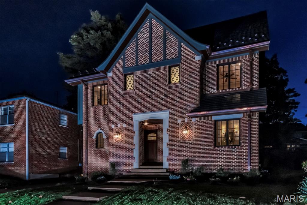 7432 Delmar Boulevard