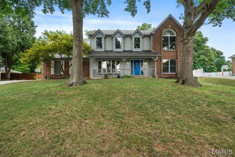 Photo of 7807 Grantwood Oaks Court, St Louis, MO 63123 (MLS # 26046985)
