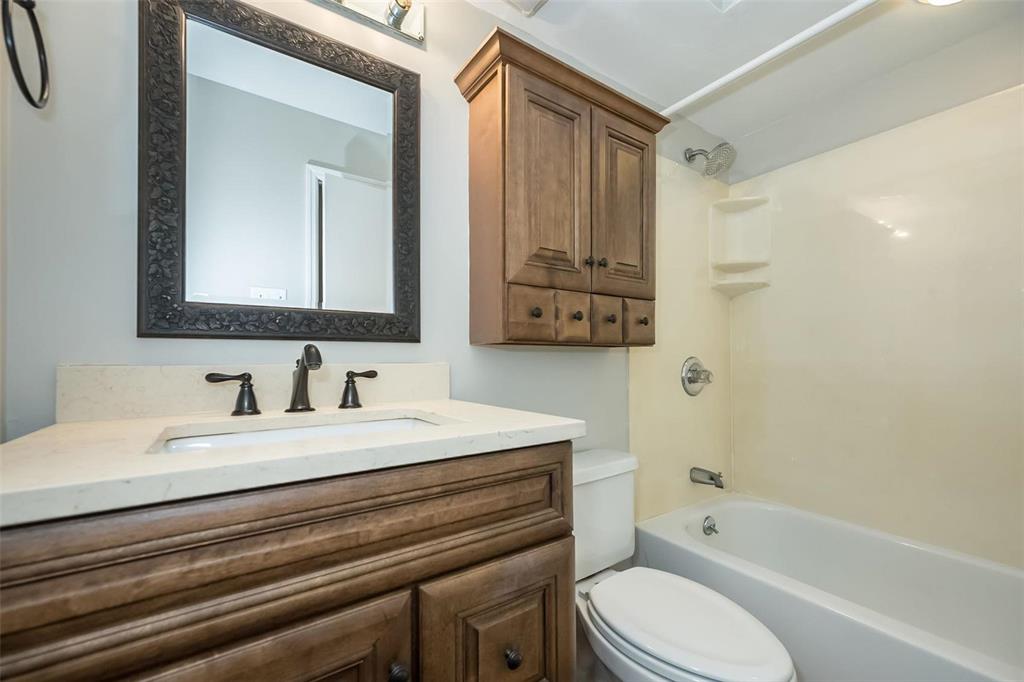 St Louis, Missouri 63146, United States, 2 Bedrooms Bedrooms, ,1 BathroomBathrooms,Residential,Pending,134261