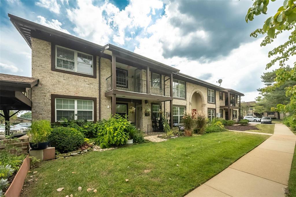 St Louis, Missouri 63146, United States, 2 Bedrooms Bedrooms, ,1 BathroomBathrooms,Residential,Pending,134261