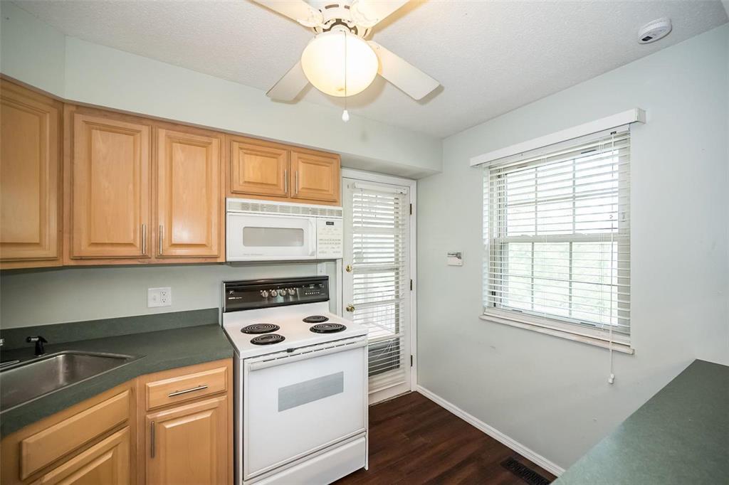 St Louis, Missouri 63146, United States, 2 Bedrooms Bedrooms, ,1 BathroomBathrooms,Residential,Pending,134261