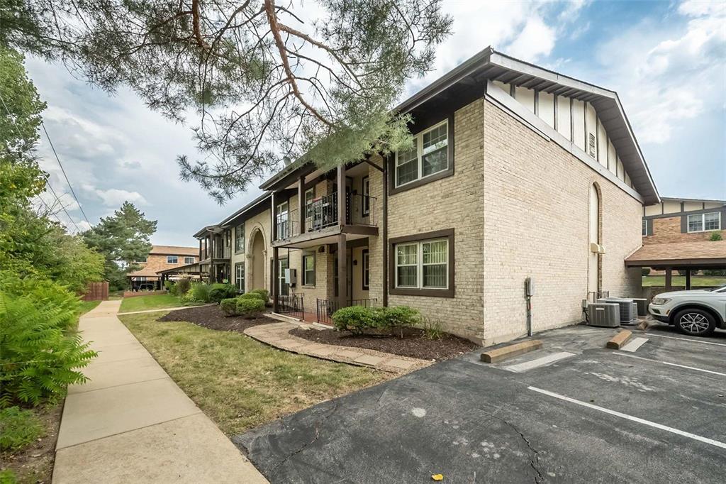 St Louis, Missouri 63146, United States, 2 Bedrooms Bedrooms, ,1 BathroomBathrooms,Residential,Pending,134261